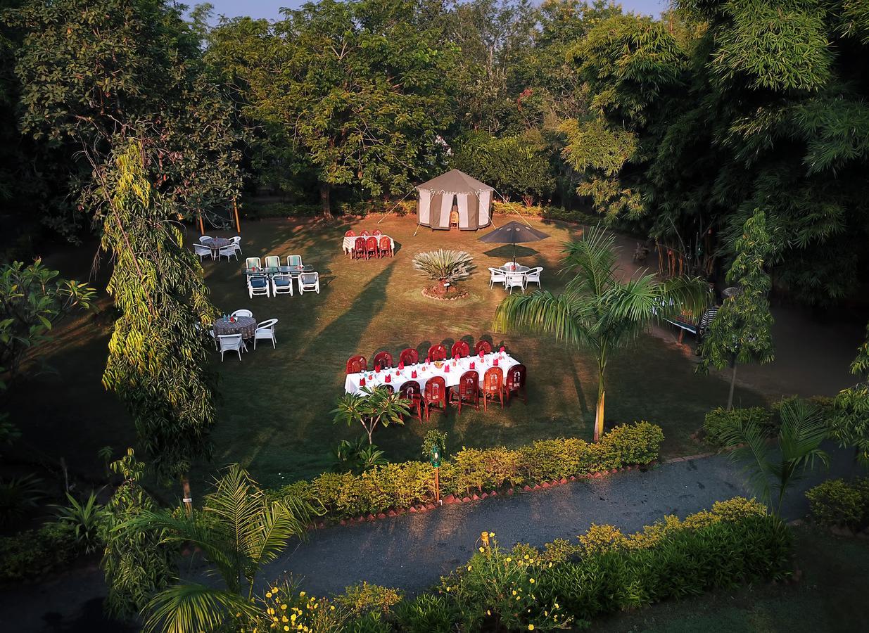 Hotel Pench Jungle Camp à Khawāsa Extérieur photo